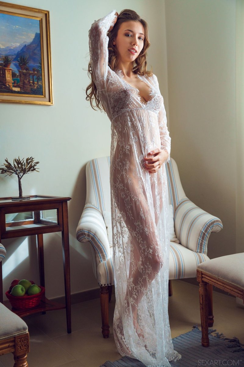 Дина, 22 года, 0 размер груди